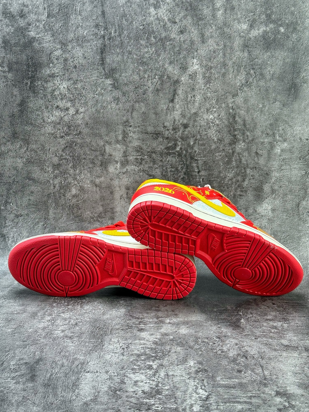 220 Nike SB Dunk Low 马年限定 红白黄 YX5066-400-Chinese UA Cheap High Quatity Brand Clothes Bags handbags Sneakers wholesale wholesaler seller from China Factory suppliers Fashion Clothing Shoes best Quality Beautiful Price 220 Nike SB Dunk Low 马年限定 红白黄 YX5066-400
