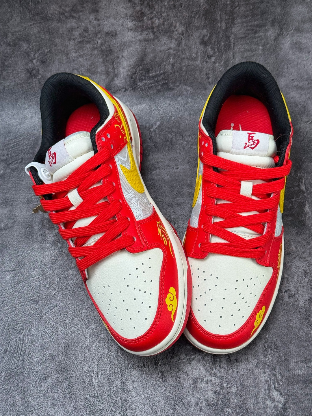 220 Nike SB Dunk Low 马年限定 红白黄 YX5066-400-Chinese UA Cheap High Quatity Brand Clothes Bags handbags Sneakers wholesale wholesaler seller from China Factory suppliers Fashion Clothing Shoes best Quality Beautiful Price 220 Nike SB Dunk Low 马年限定 红白黄 YX5066-400