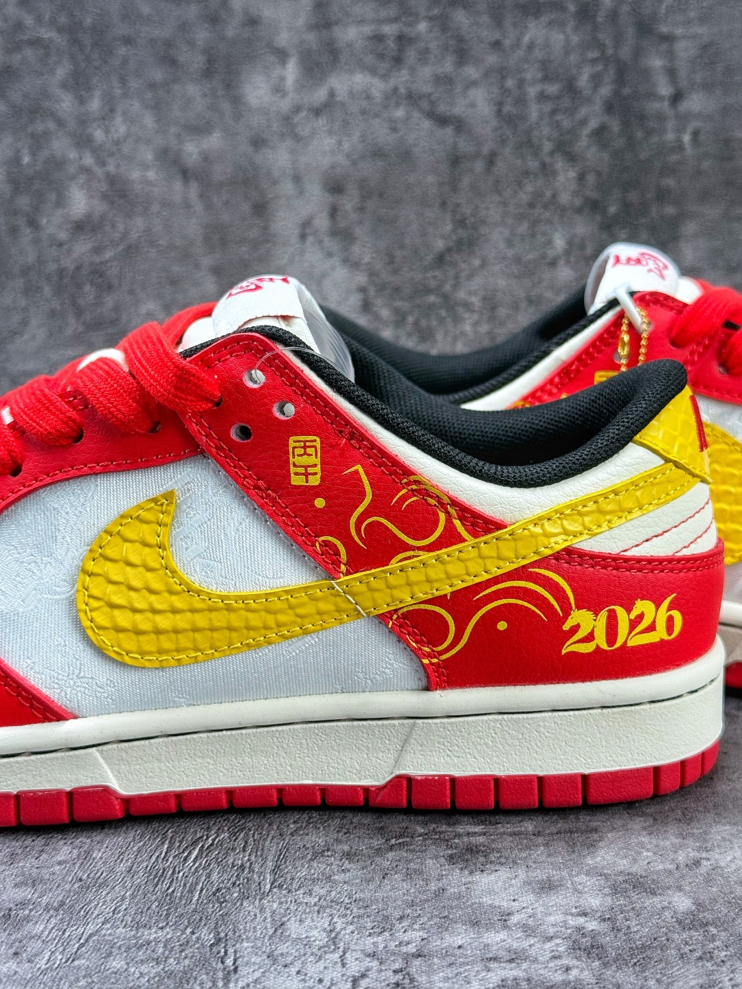 220 Nike SB Dunk Low 马年限定 红白黄 YX5066-400-Chinese UA Cheap High Quatity Brand Clothes Bags handbags Sneakers wholesale wholesaler seller from China Factory suppliers Fashion Clothing Shoes best Quality Beautiful Price 220 Nike SB Dunk Low 马年限定 红白黄 YX5066-400