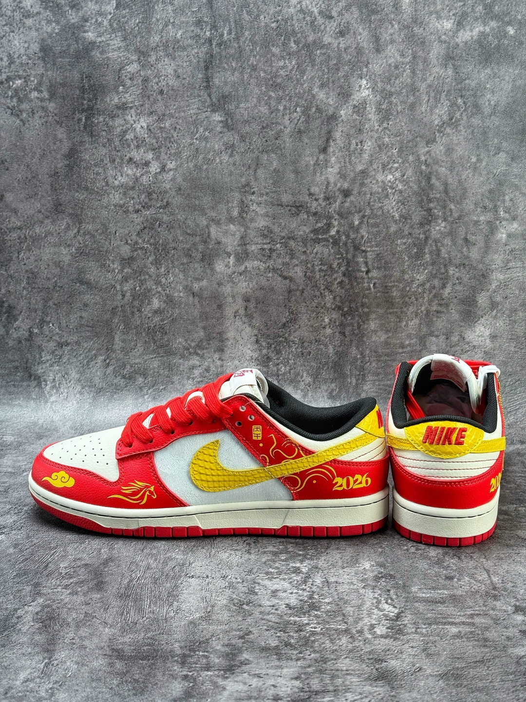 220 Nike SB Dunk Low 马年限定 红白黄 YX5066-400-Chinese UA Cheap High Quatity Brand Clothes Bags handbags Sneakers wholesale wholesaler seller from China Factory suppliers Fashion Clothing Shoes best Quality Beautiful Price 220 Nike SB Dunk Low 马年限定 红白黄 YX5066-400