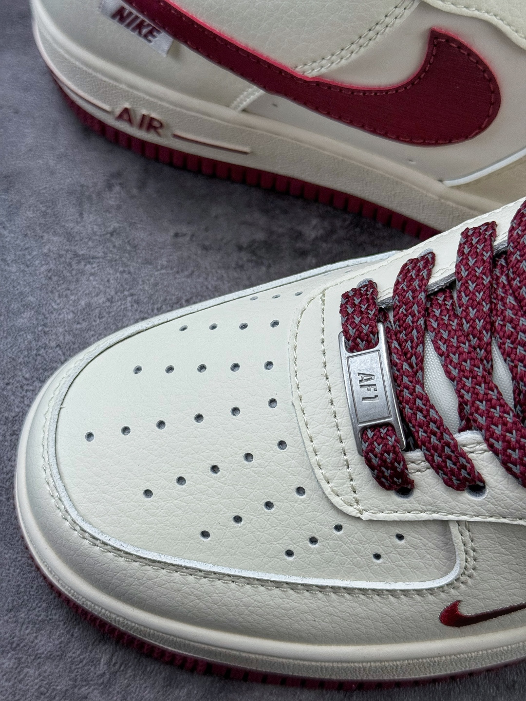 Nike Air Force 1 Low 07 x Louis Vuitton 白红小勾满天星 SM6668-126