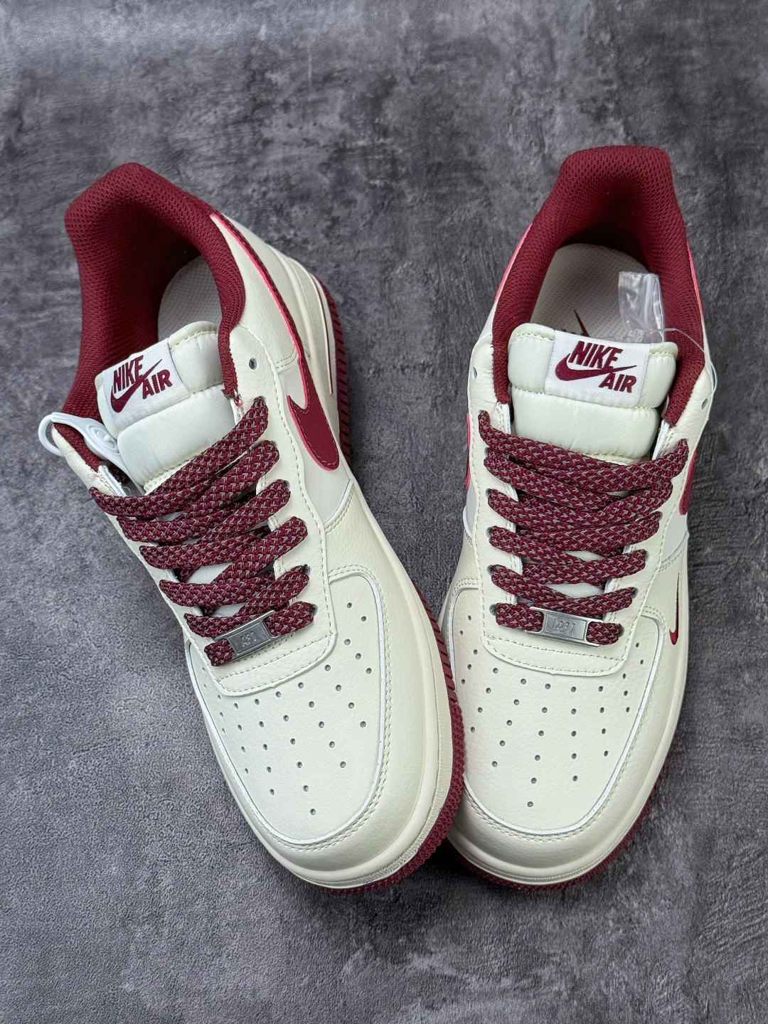 Nike Air Force 1 Low 07 x Louis Vuitton 白红小勾满天星 SM6668-126