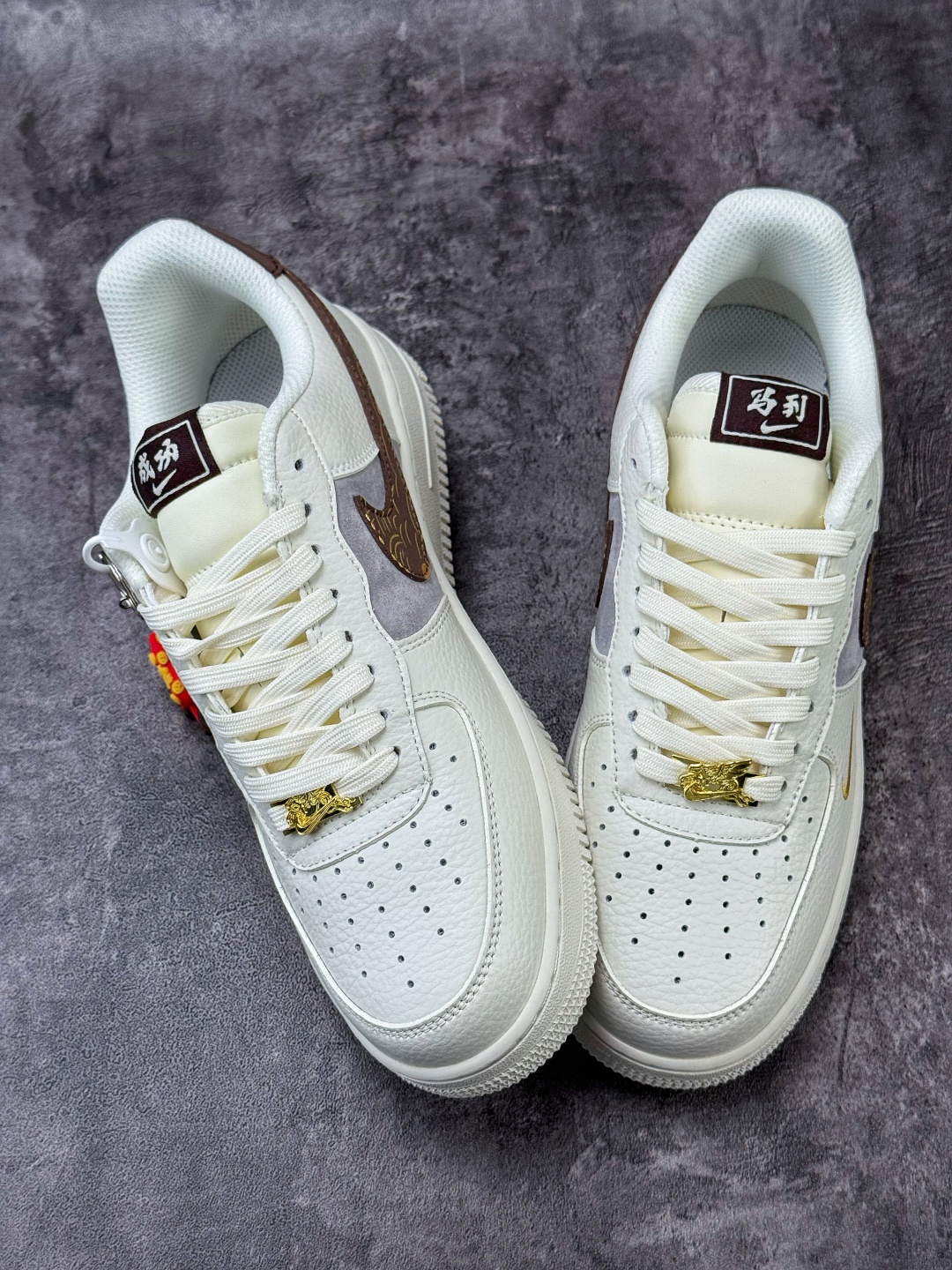 Nike Air Force 1 Low 07 马年限定 白灰棕小勾 FQ4637-001
