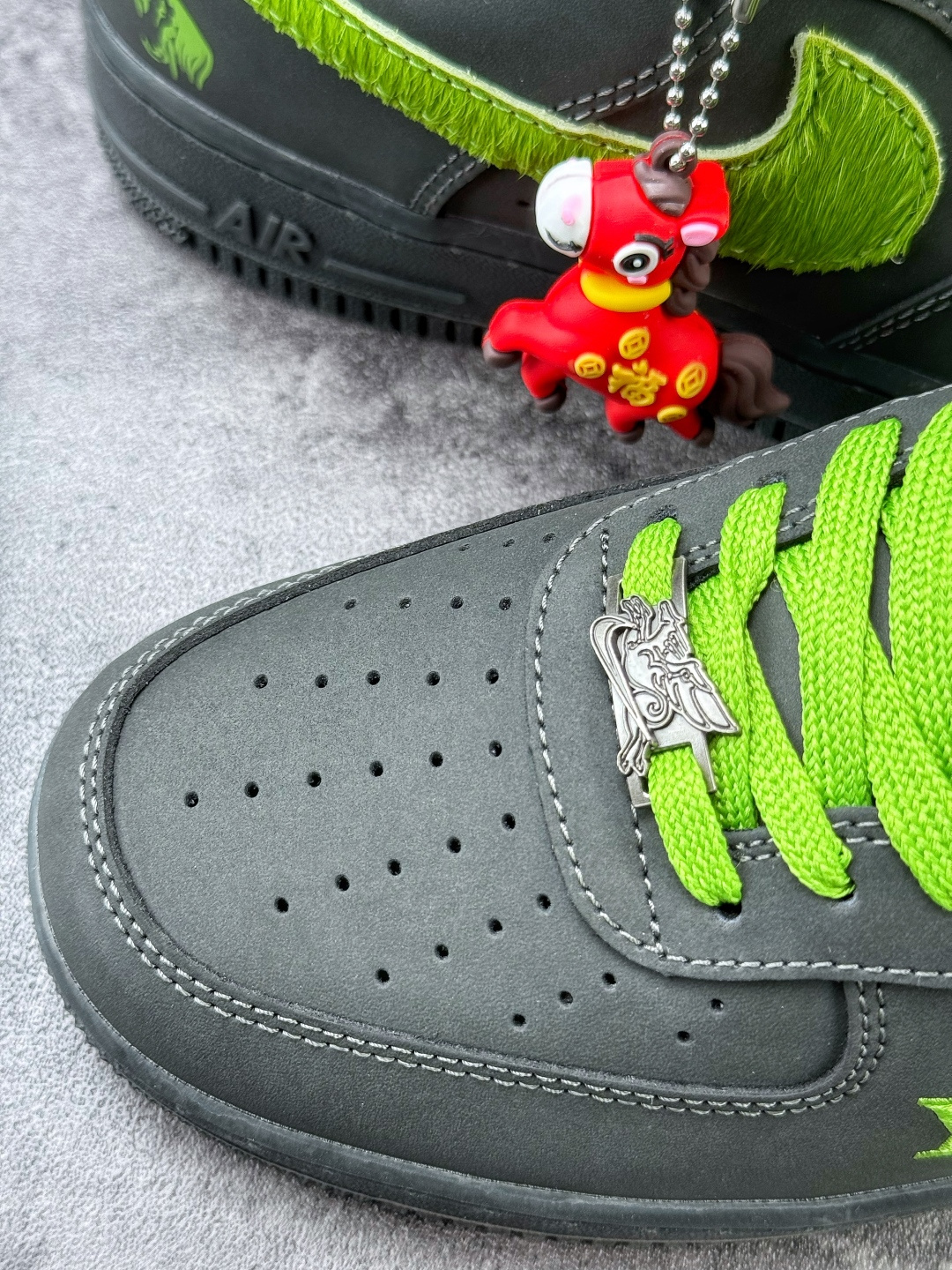 Nike Air Force 1 Low 07 x Louis Vuitton 马年限定 灰绿 XY9025-001