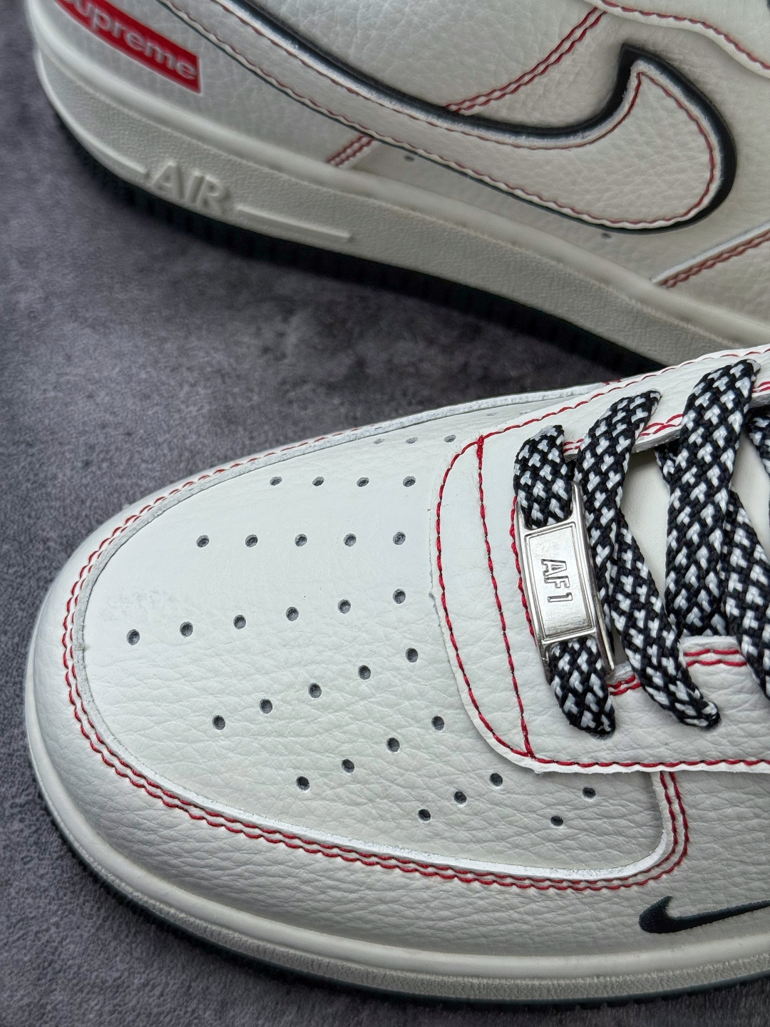 Nike Air Force 1 Low 07 x Superme 白黑红小勾满天星 MM3399-820