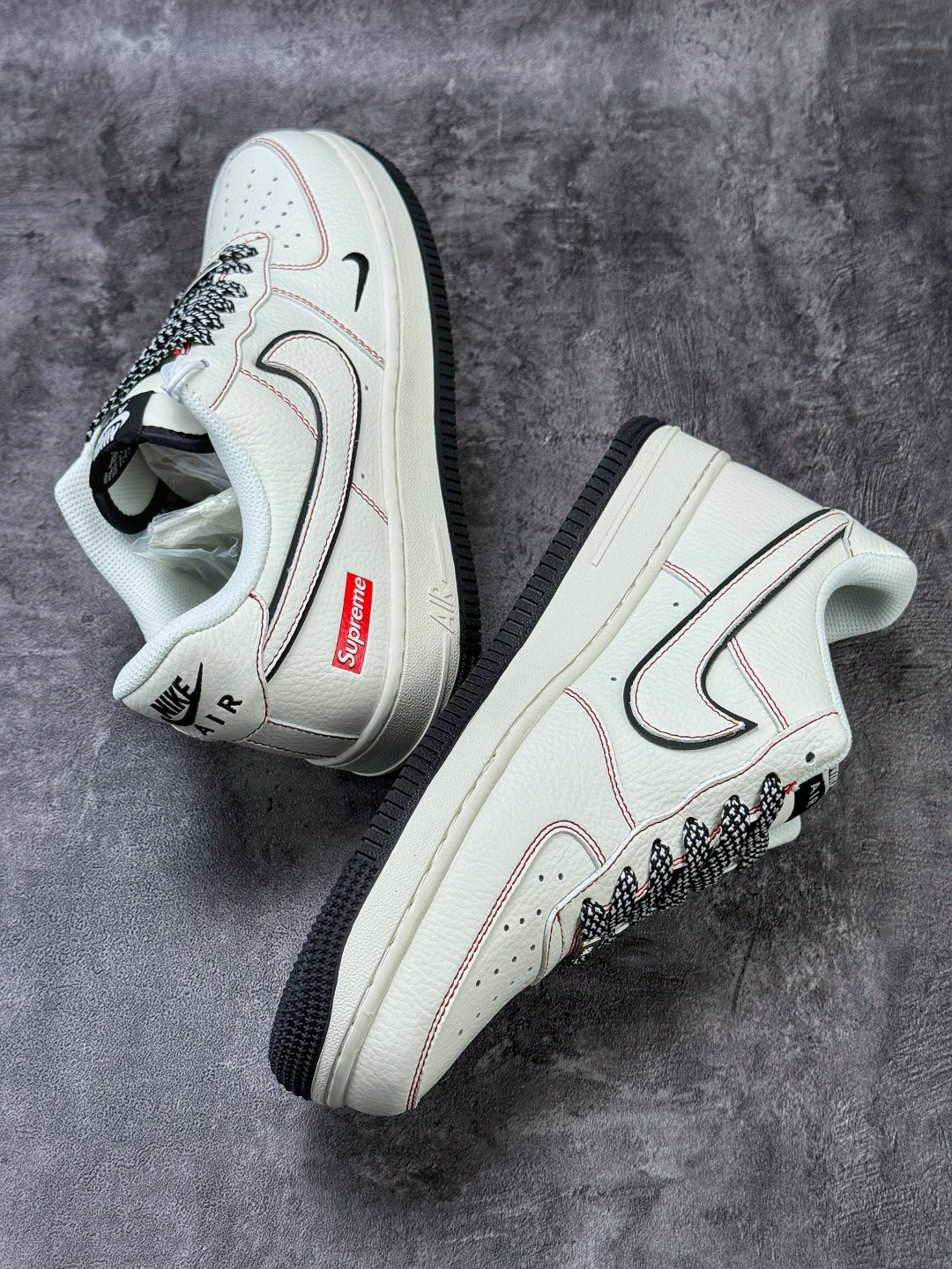 Nike Air Force 1 Low 07 x Superme 白黑红小勾满天星 MM3399-820