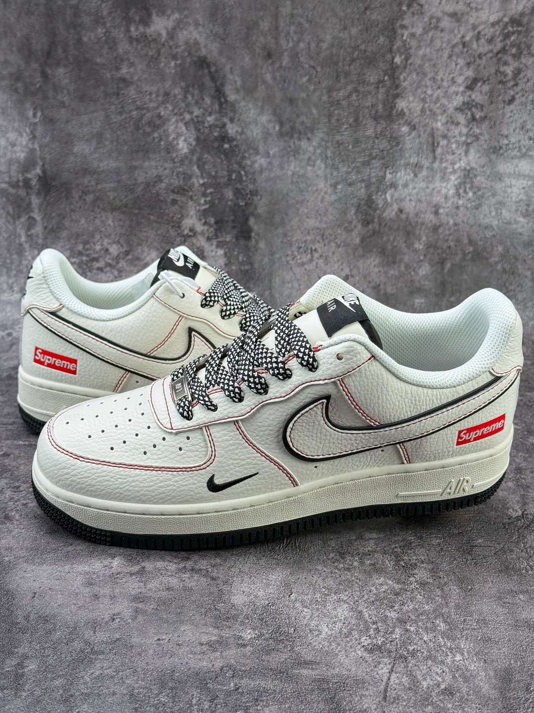 Nike Air Force 1 Low 07 x Superme 白黑红小勾满天星 MM3399-820