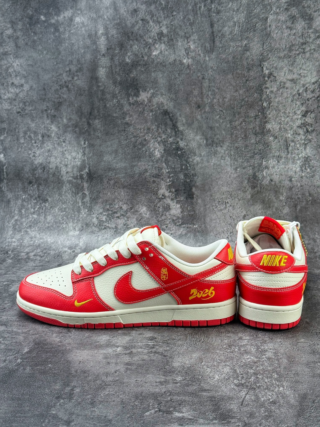 Nike SB Dunk Low 马年限定 红白小勾 QW5288-105