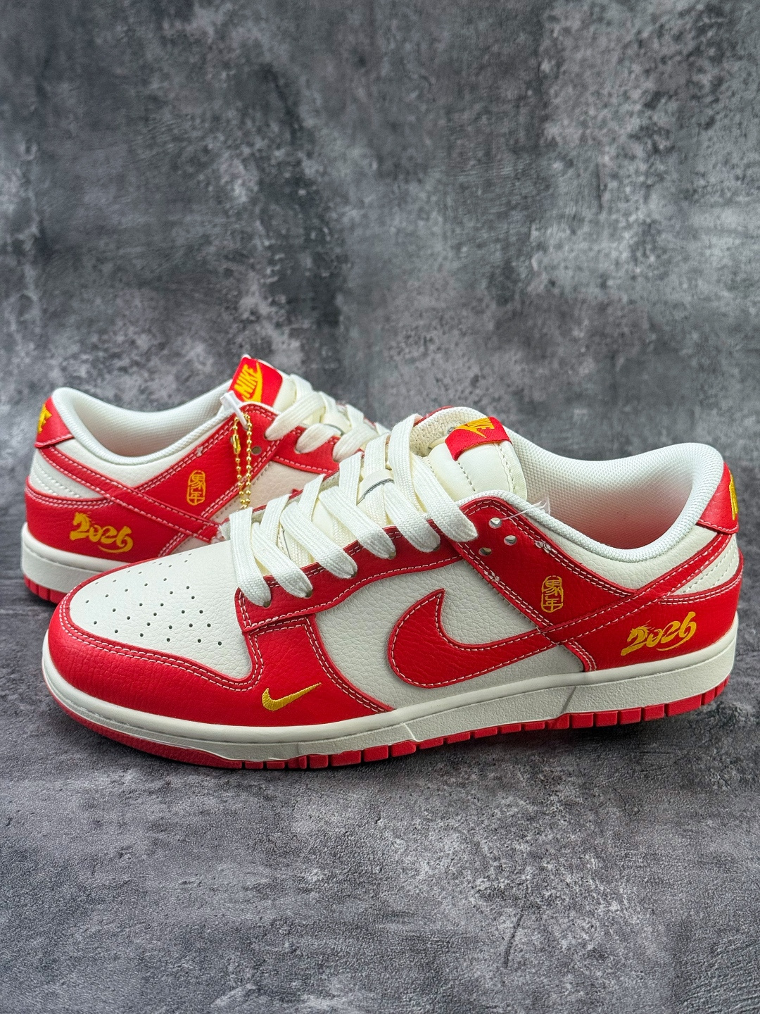 Nike SB Dunk Low 马年限定 红白小勾 QW5288-105