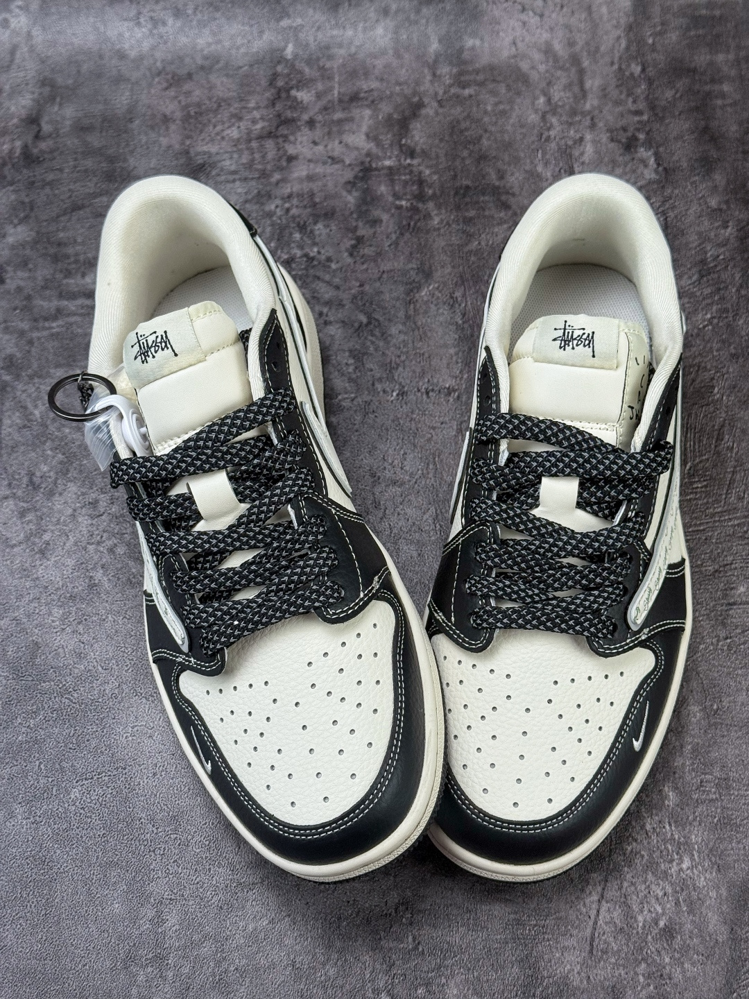Travis Scott x Nike Air Jordan 1 Low x Stussy Air Jordan 1 Low 反转黑白小勾满天星倒钩 HH7518-087