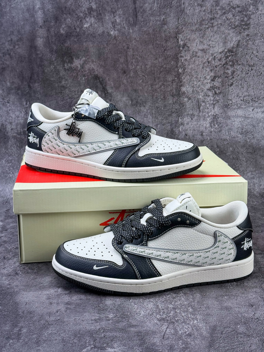 Travis Scott x Nike Air Jordan 1 Low x Stussy Air Jordan 1 Low 反转黑白小勾满天星倒钩 HH7518-087