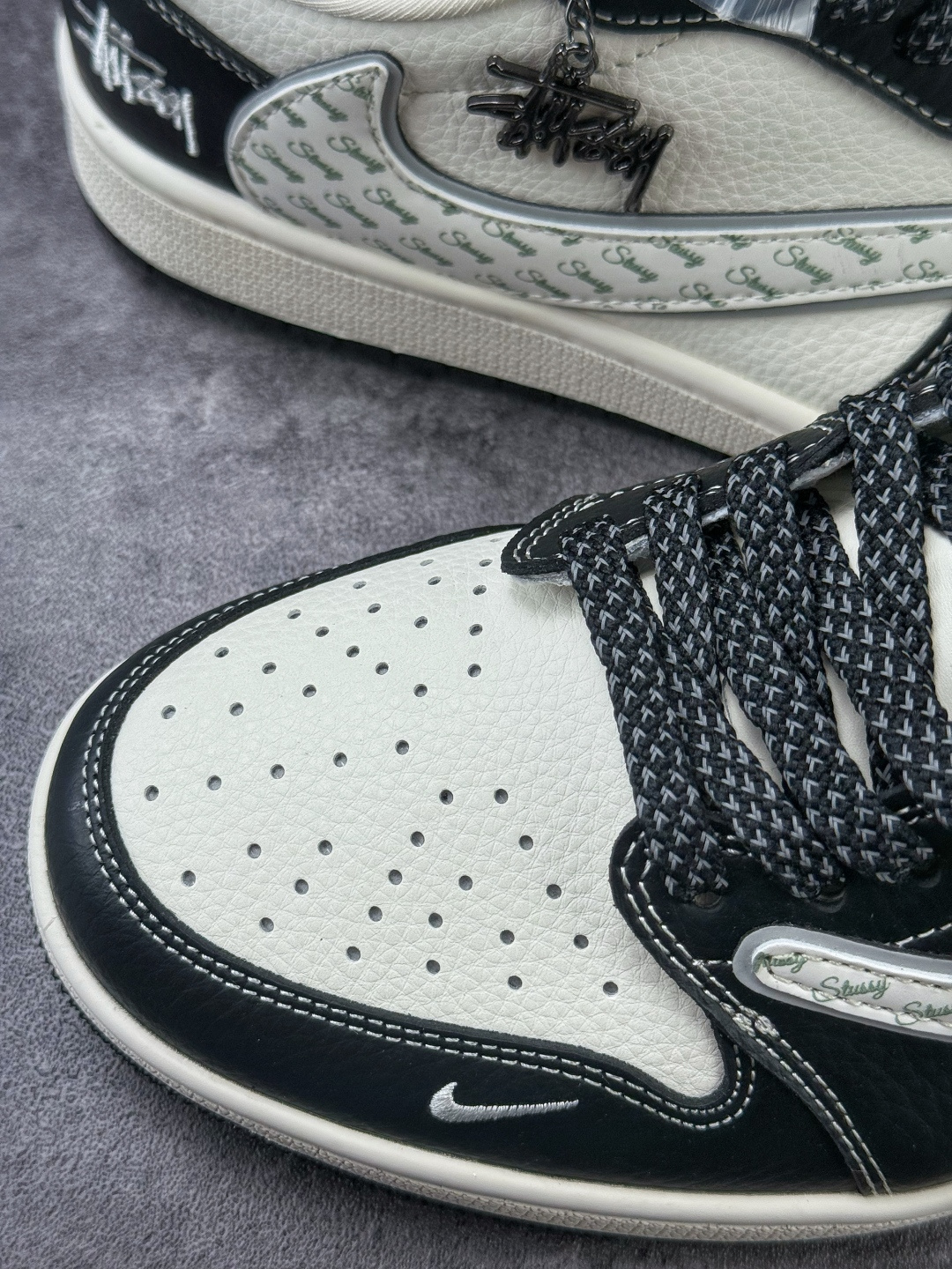 Travis Scott x Nike Air Jordan 1 Low x Stussy Air Jordan 1 Low 反转黑白小勾满天星倒钩 HH7518-087