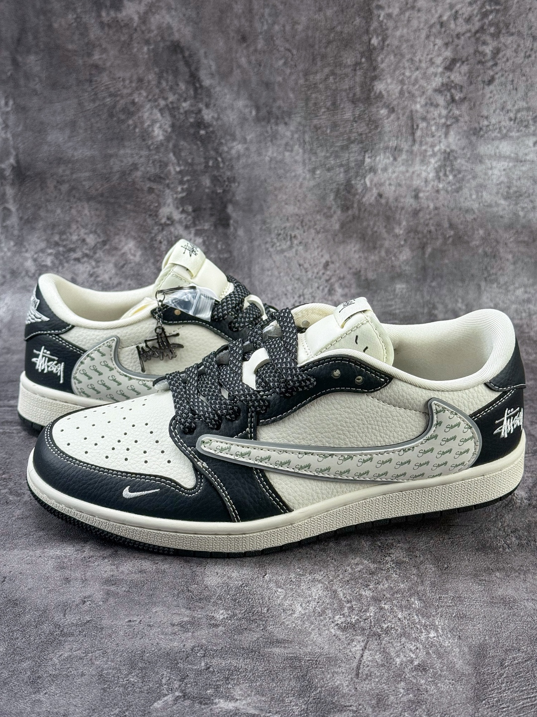 Travis Scott x Nike Air Jordan 1 Low x Stussy Air Jordan 1 Low 反转黑白小勾满天星倒钩 HH7518-087