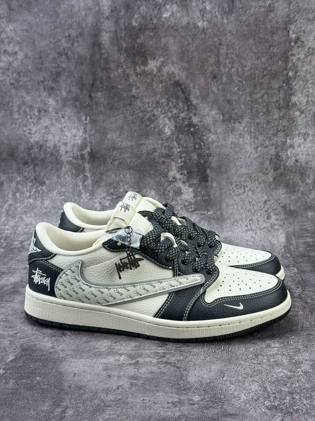 Travis Scott x Nike Air Jordan 1 Low x Stussy Air Jordan 1 Low 反转黑白小勾满天星倒钩 HH7518-087