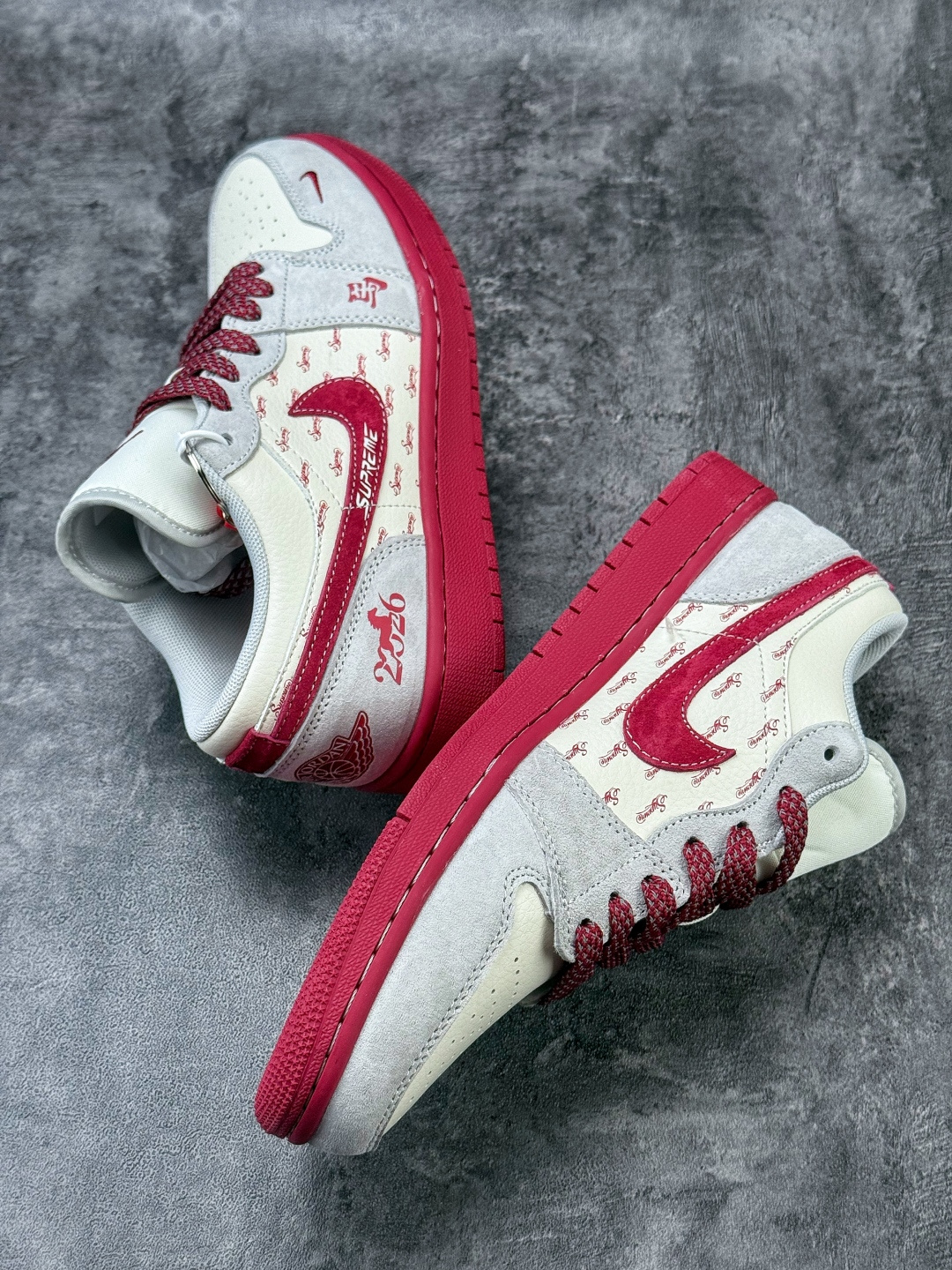 Nike Jordan Air Jordan 1 马年大吉 x Superme 灰白红小勾满天星 JP2026-122