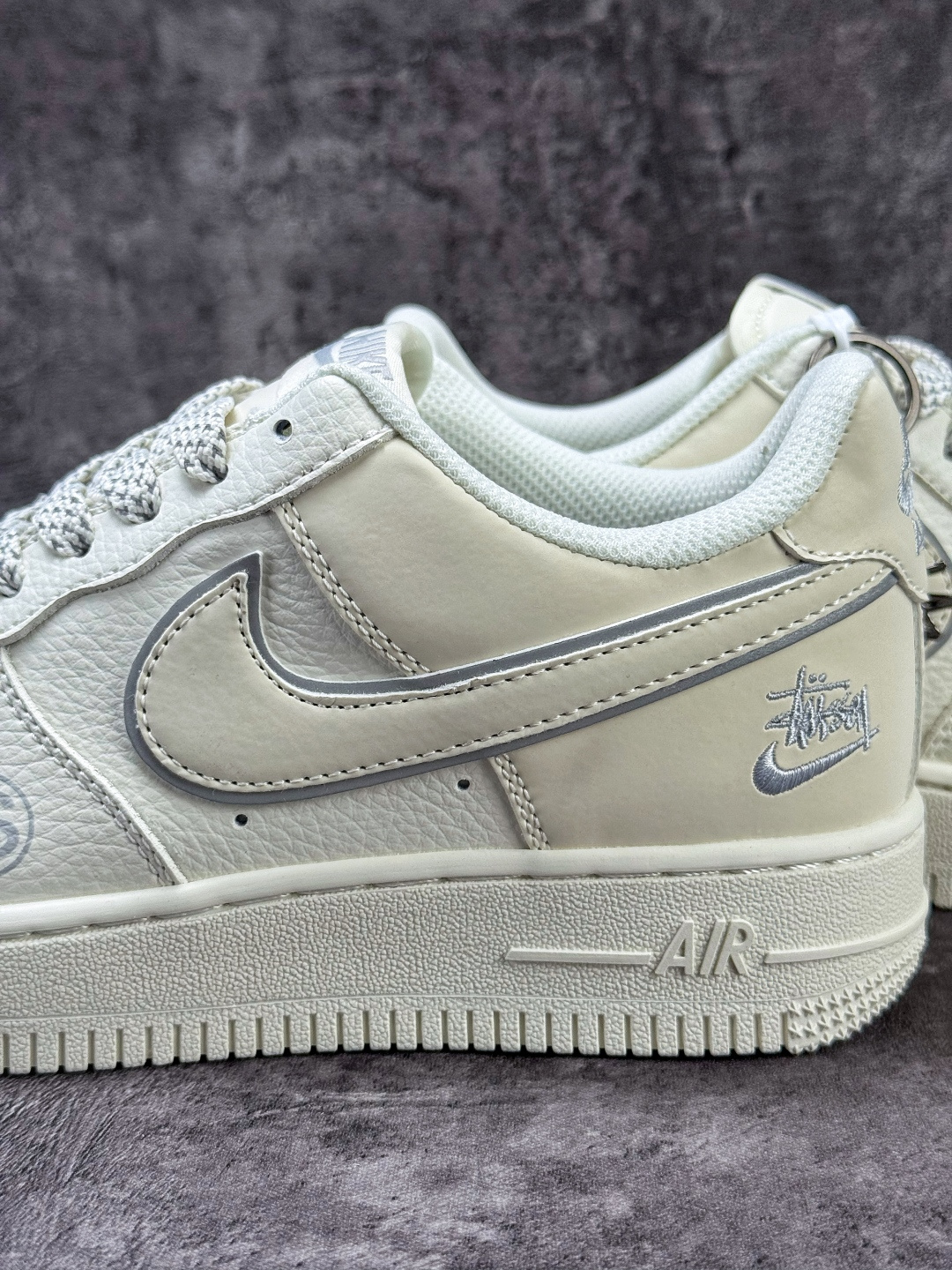 Nike Air Force 1 Low 07 x Stussy 白灰小勾 CS5288-057