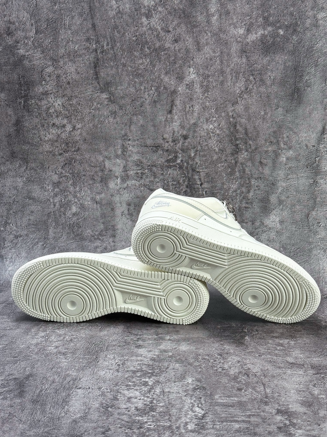Nike Air Force 1 Low 07 x Stussy 白灰小勾 CS5288-057