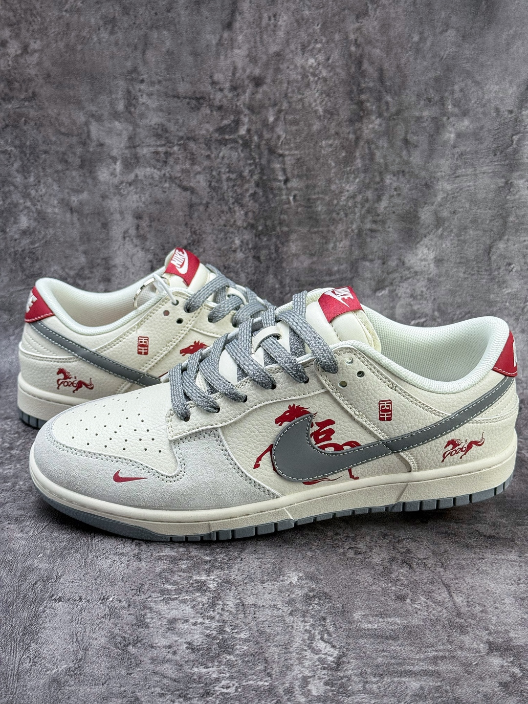 Nike SB Dunk Low 马年限定 灰白小勾满天星 LX1988-813