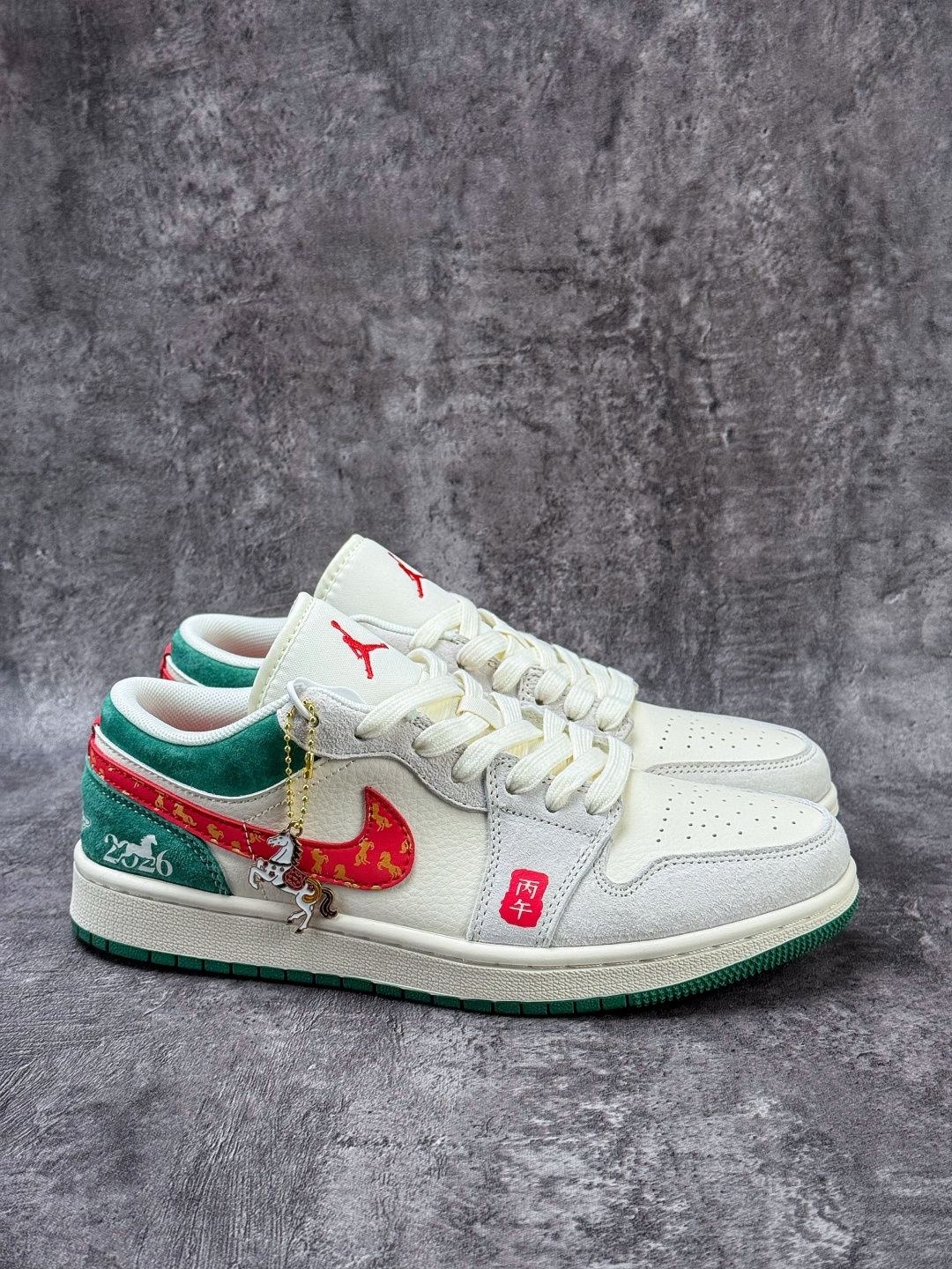 Nike Jordan Air Jordan 1 马年大吉 灰白红 LX1988-823