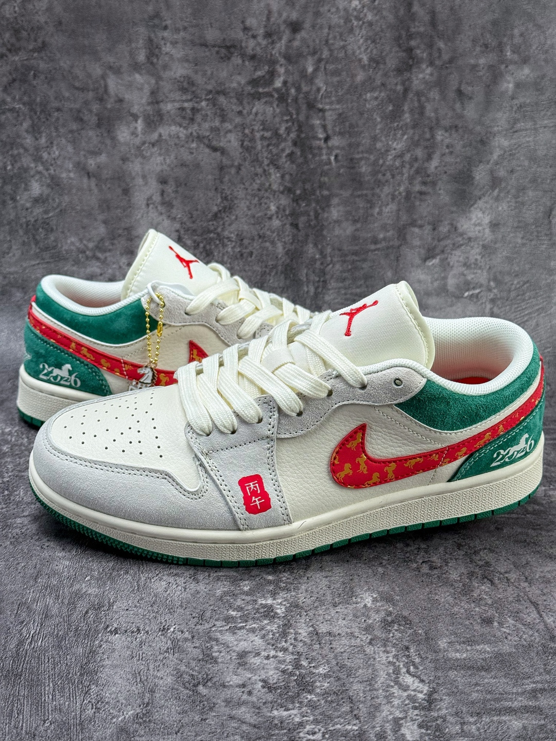 Nike Jordan Air Jordan 1 马年大吉 灰白红 LX1988-823