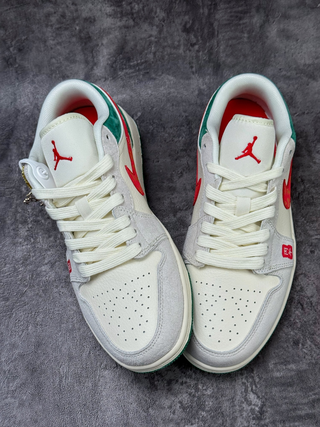 Nike Jordan Air Jordan 1 马年大吉 灰白红 LX1988-823