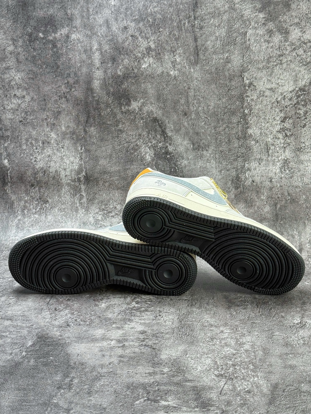 Nike Air Force 1 Low 07 马年限定 灰白 HT5088-633