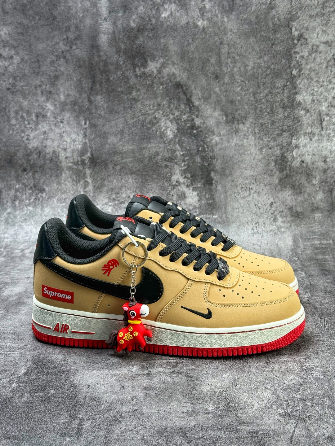Nike Air Force 1 Low 07 马年限定 x Superme 棕黑小勾 NH0601-525