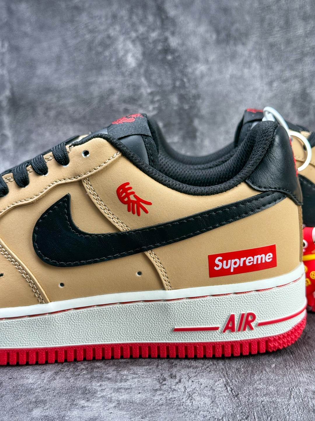 Nike Air Force 1 Low 07 马年限定 x Superme 棕黑小勾 NH0601-525