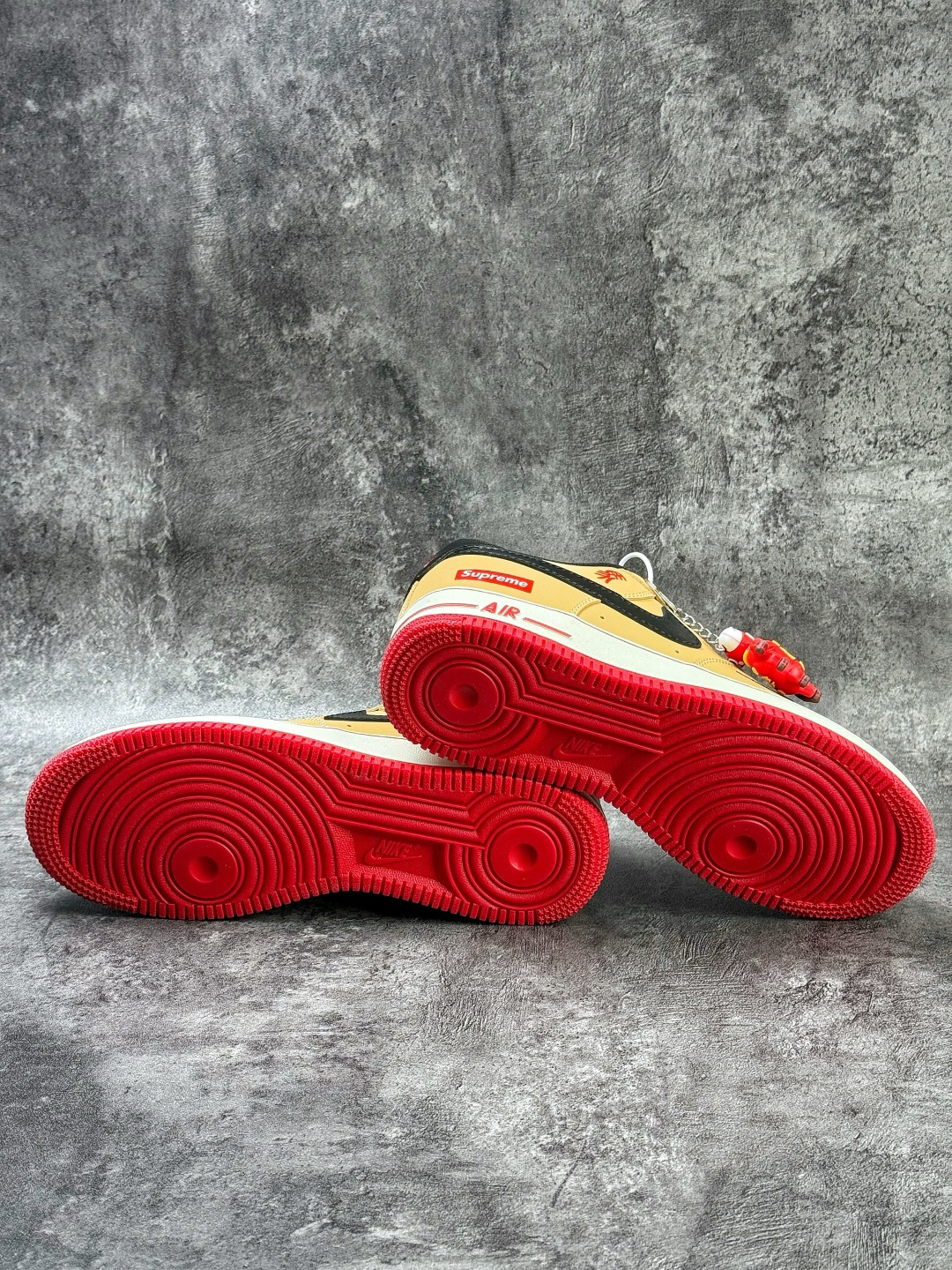 Nike Air Force 1 Low 07 马年限定 x Superme 棕黑小勾 NH0601-525