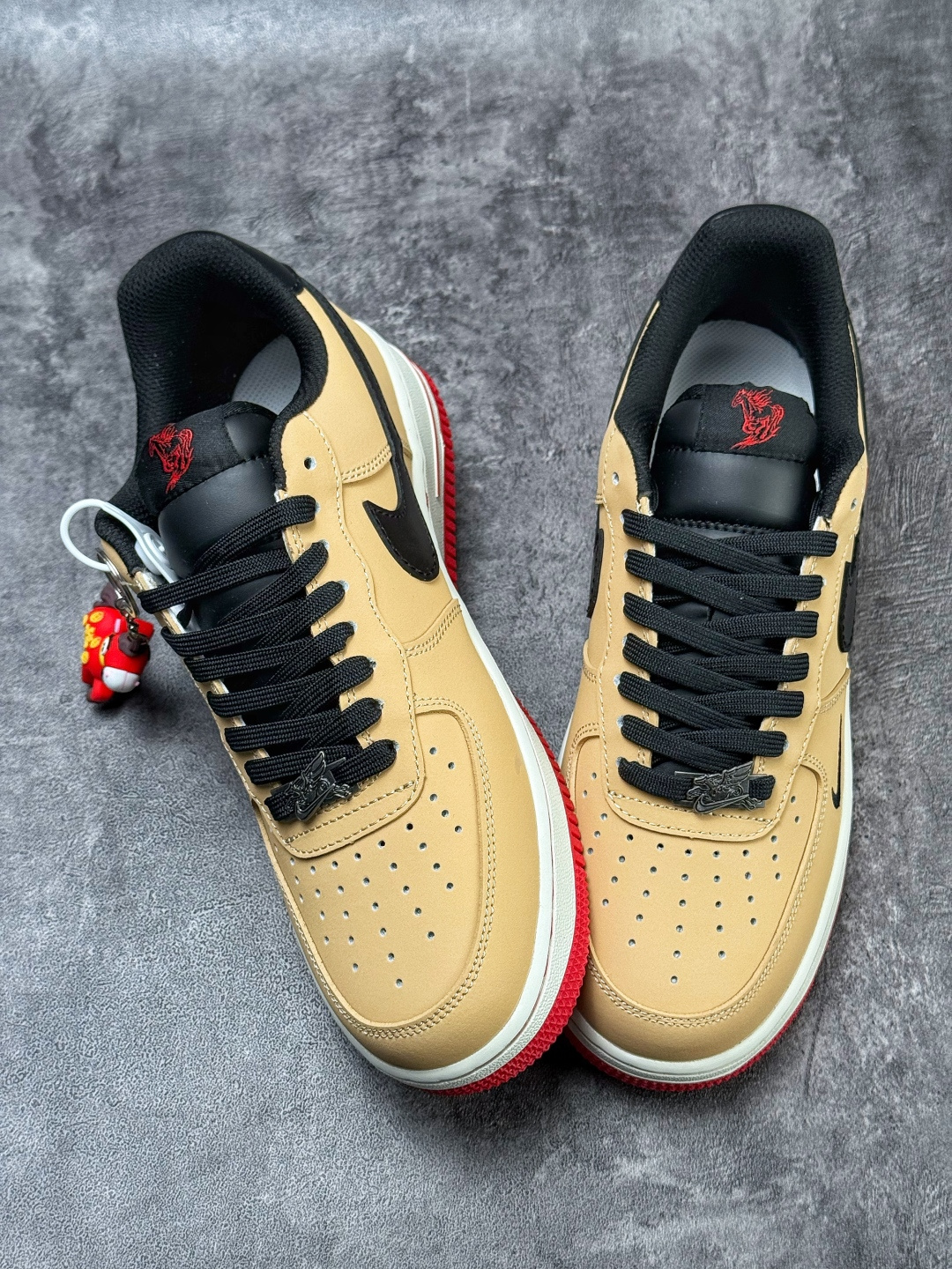 Nike Air Force 1 Low 07 马年限定 x Superme 棕黑小勾 NH0601-525