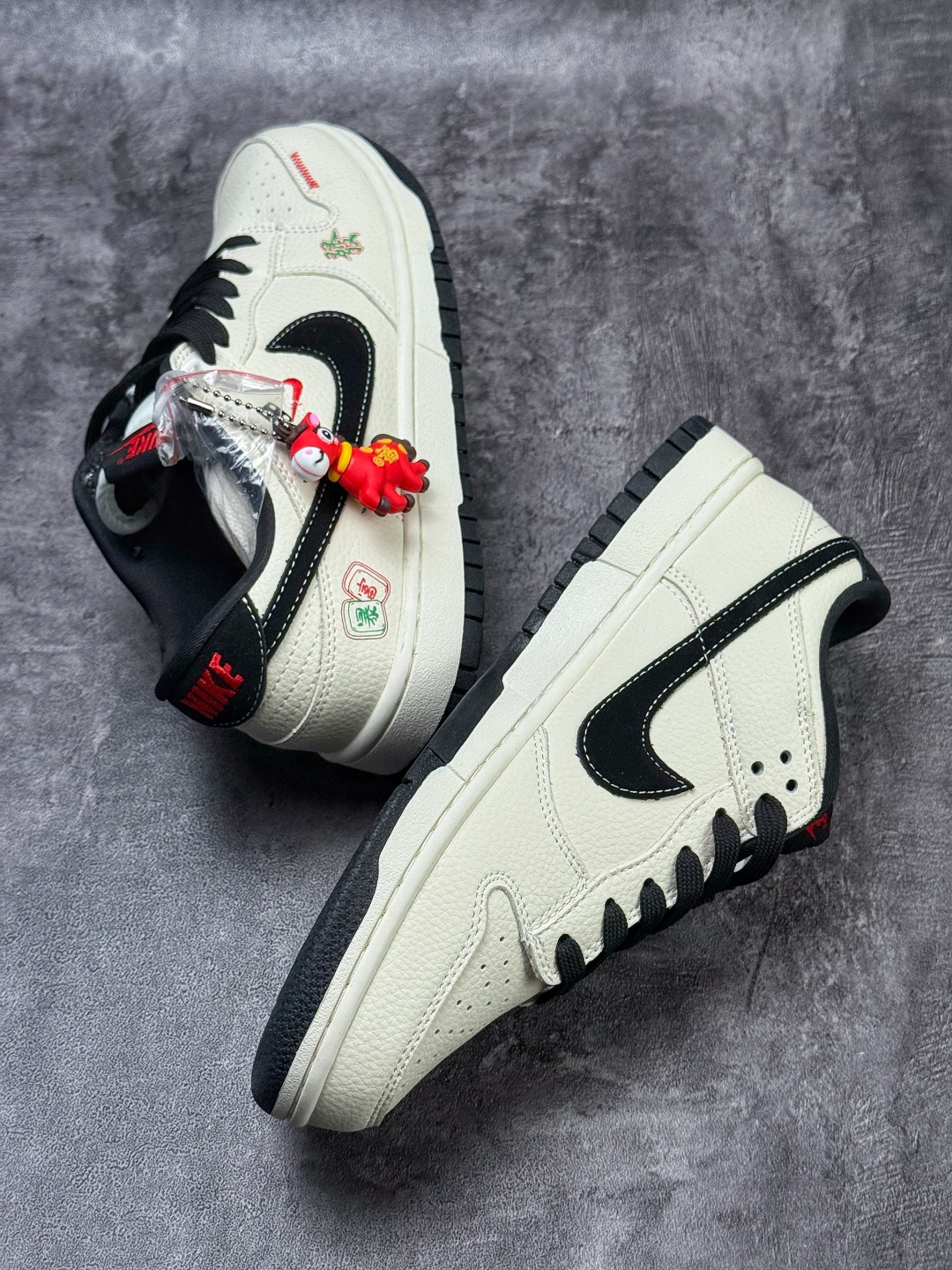 Nike SB Dunk Low 发财 白黑双小勾 SJ8888-009