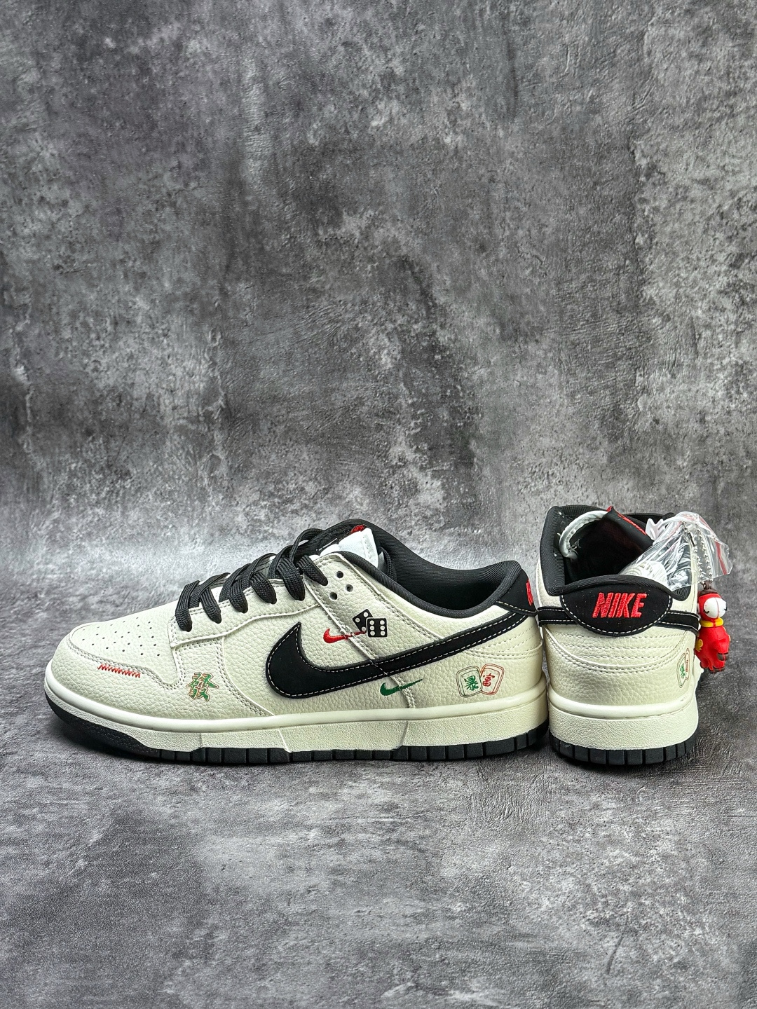 Nike SB Dunk Low 发财 白黑双小勾 SJ8888-009