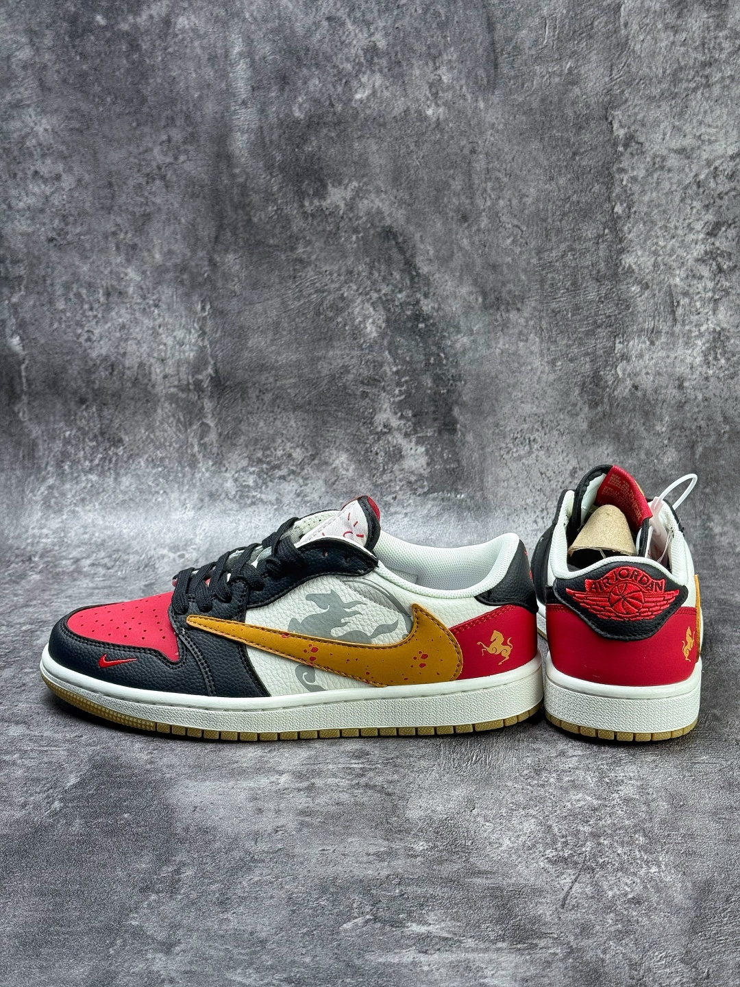Travis Scott x Nike Air Jordan 1 Low 马年限定 Air Jordan 1 Low 反转黑白红小勾倒钩 纯原版本 DZ2688-128-莆田鞋,莆田鞋货源,高仿鞋,高仿鞋货源,安福档口,莆田高仿鞋,莆田鞋批发,高仿鞋批发,莆田高仿运动鞋,高仿运动鞋,莆田运动鞋 Travis Scott x Nike Air Jordan 1 Low 马年限定 Air Jordan 1 Low 反转黑白红小勾倒钩 纯原版本 DZ2688-128