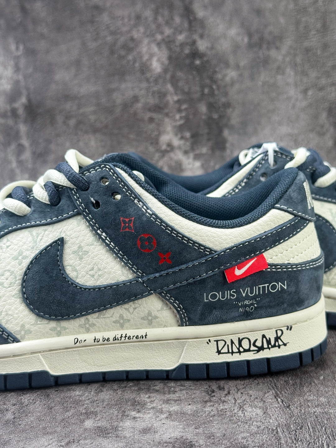Nike SB Dunk Low x Louis Vuitton 灰白 KG6699-F26