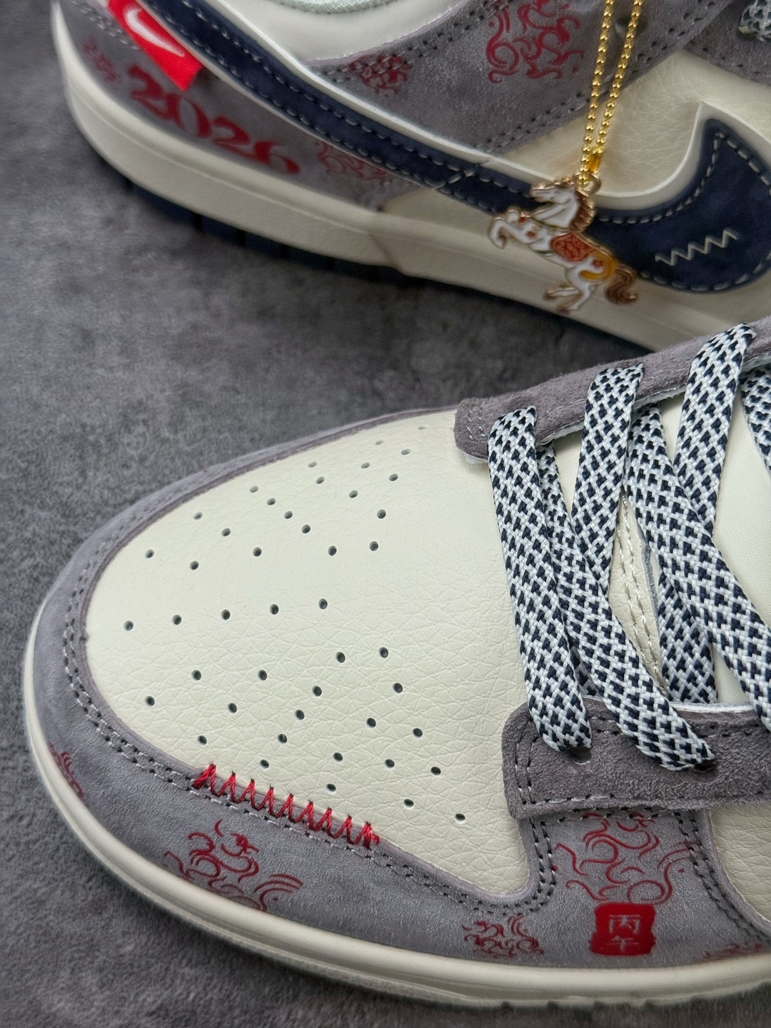 Nike SB Dunk Low 马年限定 灰白蓝满天星 YX5066-402