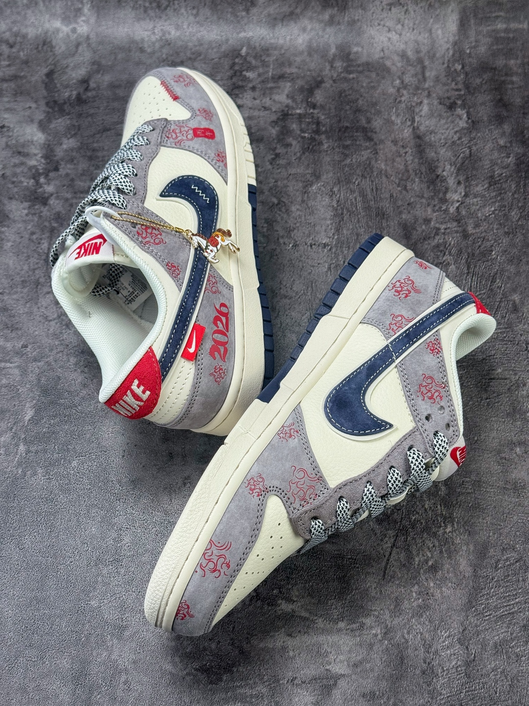 Nike SB Dunk Low 马年限定 灰白蓝满天星 YX5066-402