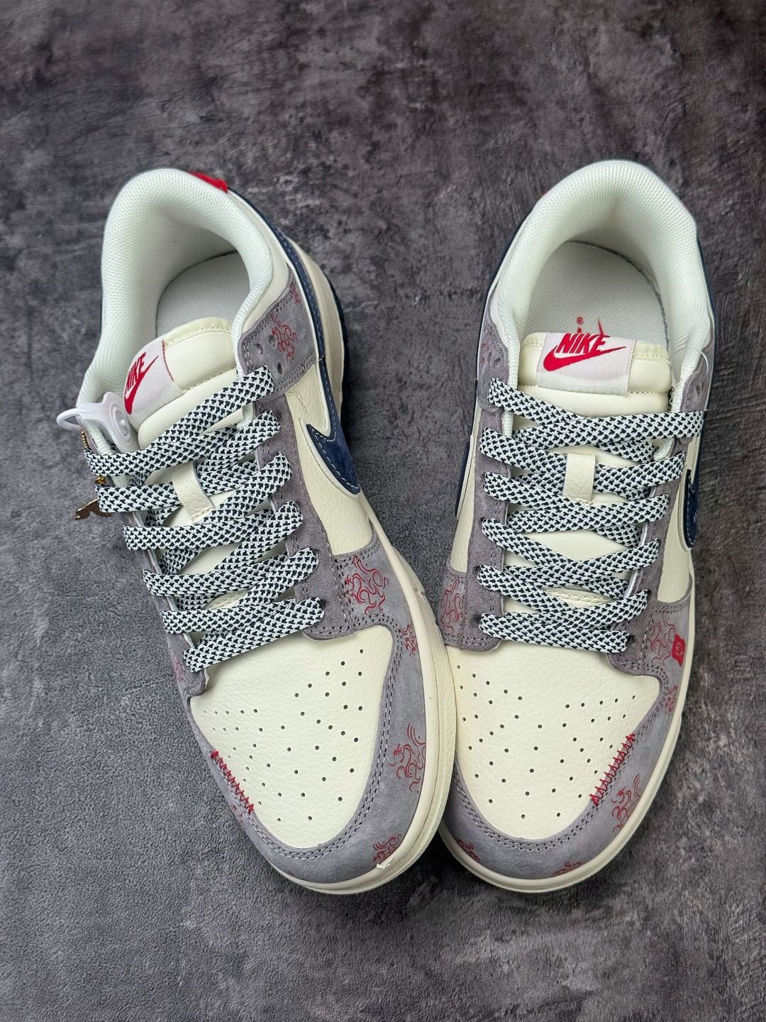 Nike SB Dunk Low 马年限定 灰白蓝满天星 YX5066-402