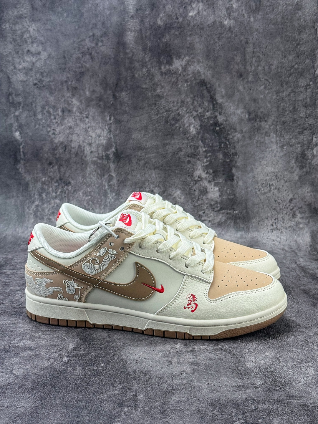 Nike SB Dunk Low 马年限定 白棕小勾 SD6868-136