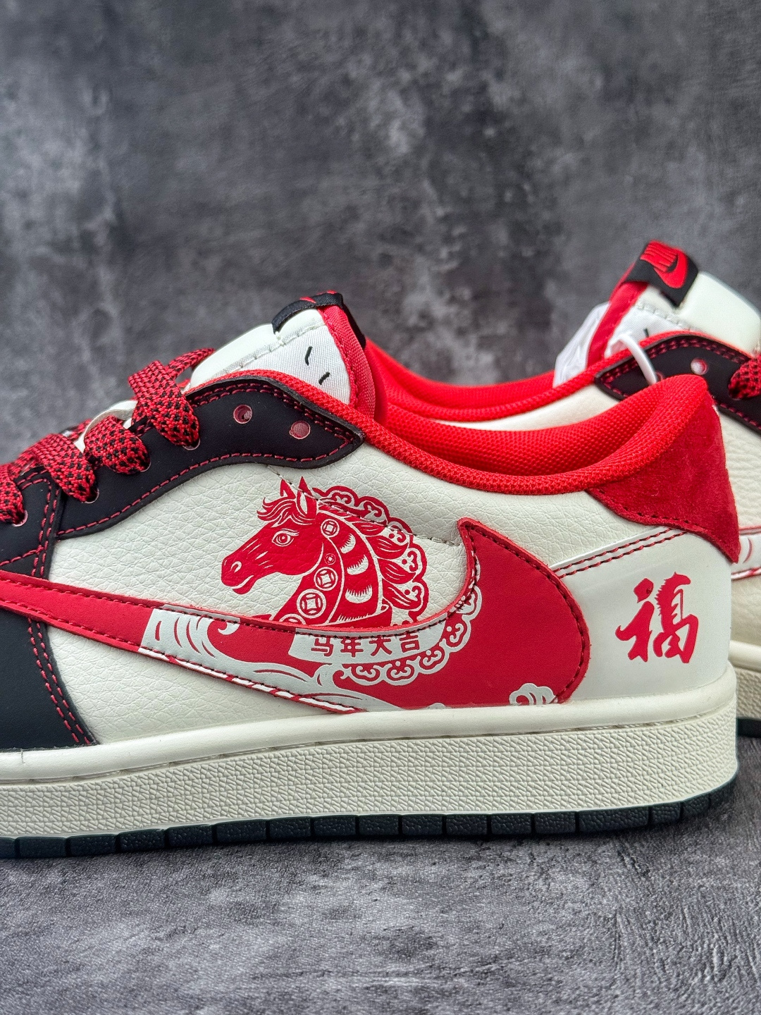 Travis Scott x Nike Air Jordan 1 Low 马年限定 Air Jordan 1 Low 反转黑白红满天星倒钩 LX1988-803-莆田鞋,莆田鞋货源,高仿鞋,高仿鞋货源,安福档口,莆田高仿鞋,莆田鞋批发,高仿鞋批发,莆田高仿运动鞋,高仿运动鞋,莆田运动鞋 Travis Scott x Nike Air Jordan 1 Low 马年限定 Air Jordan 1 Low 反转黑白红满天星倒钩 LX1988-803