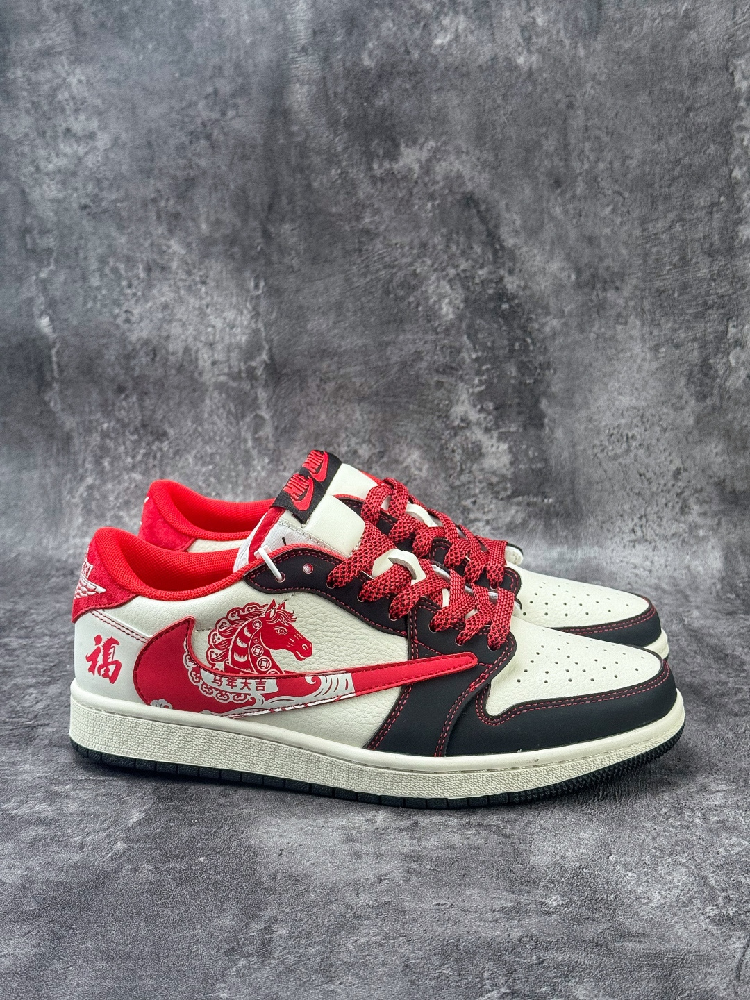 Travis Scott x Nike Air Jordan 1 Low 马年限定 Air Jordan 1 Low 反转黑白红满天星倒钩 LX1988-803-莆田鞋,莆田鞋货源,高仿鞋,高仿鞋货源,安福档口,莆田高仿鞋,莆田鞋批发,高仿鞋批发,莆田高仿运动鞋,高仿运动鞋,莆田运动鞋 Travis Scott x Nike Air Jordan 1 Low 马年限定 Air Jordan 1 Low 反转黑白红满天星倒钩 LX1988-803