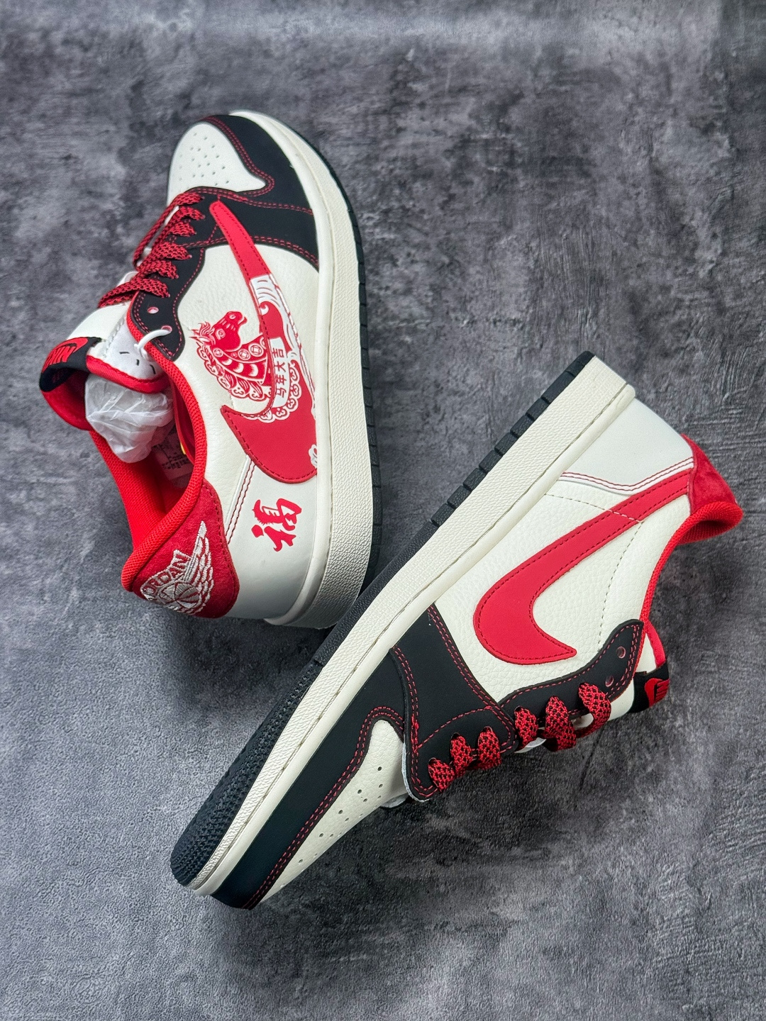 Travis Scott x Nike Air Jordan 1 Low 马年限定 Air Jordan 1 Low 反转黑白红满天星倒钩 LX1988-803-莆田鞋,莆田鞋货源,高仿鞋,高仿鞋货源,安福档口,莆田高仿鞋,莆田鞋批发,高仿鞋批发,莆田高仿运动鞋,高仿运动鞋,莆田运动鞋 Travis Scott x Nike Air Jordan 1 Low 马年限定 Air Jordan 1 Low 反转黑白红满天星倒钩 LX1988-803
