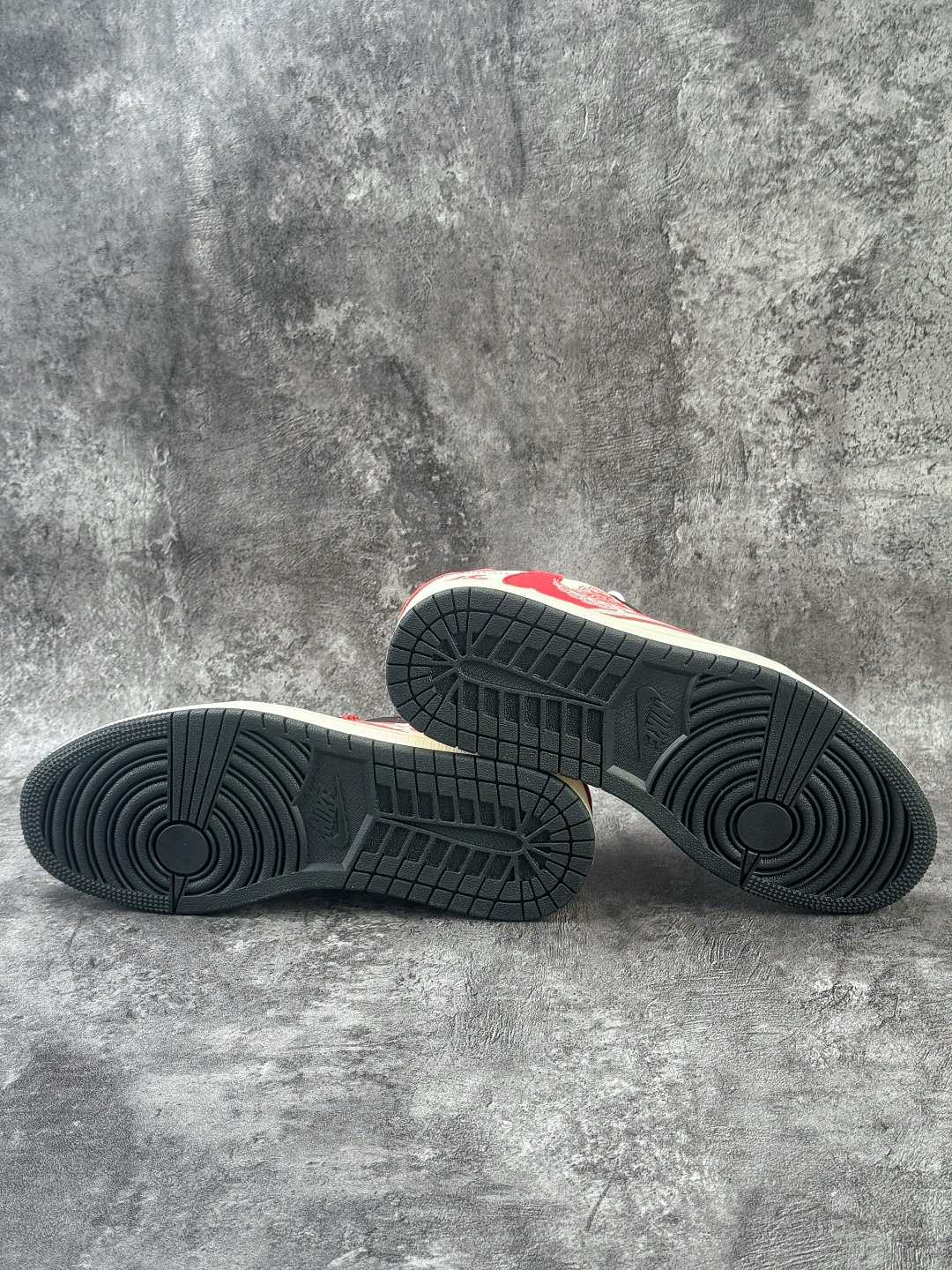 Travis Scott x Nike Air Jordan 1 Low 马年限定 Air Jordan 1 Low 反转黑白红满天星倒钩 LX1988-803-莆田鞋,莆田鞋货源,高仿鞋,高仿鞋货源,安福档口,莆田高仿鞋,莆田鞋批发,高仿鞋批发,莆田高仿运动鞋,高仿运动鞋,莆田运动鞋 Travis Scott x Nike Air Jordan 1 Low 马年限定 Air Jordan 1 Low 反转黑白红满天星倒钩 LX1988-803