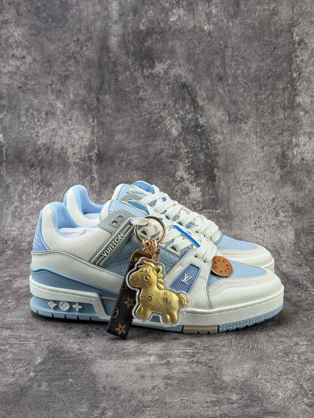 钥匙扣丢失扣10 ）广奢高端货 LOUIS VUITTON 路易威登 LV Trainer 牛皮革