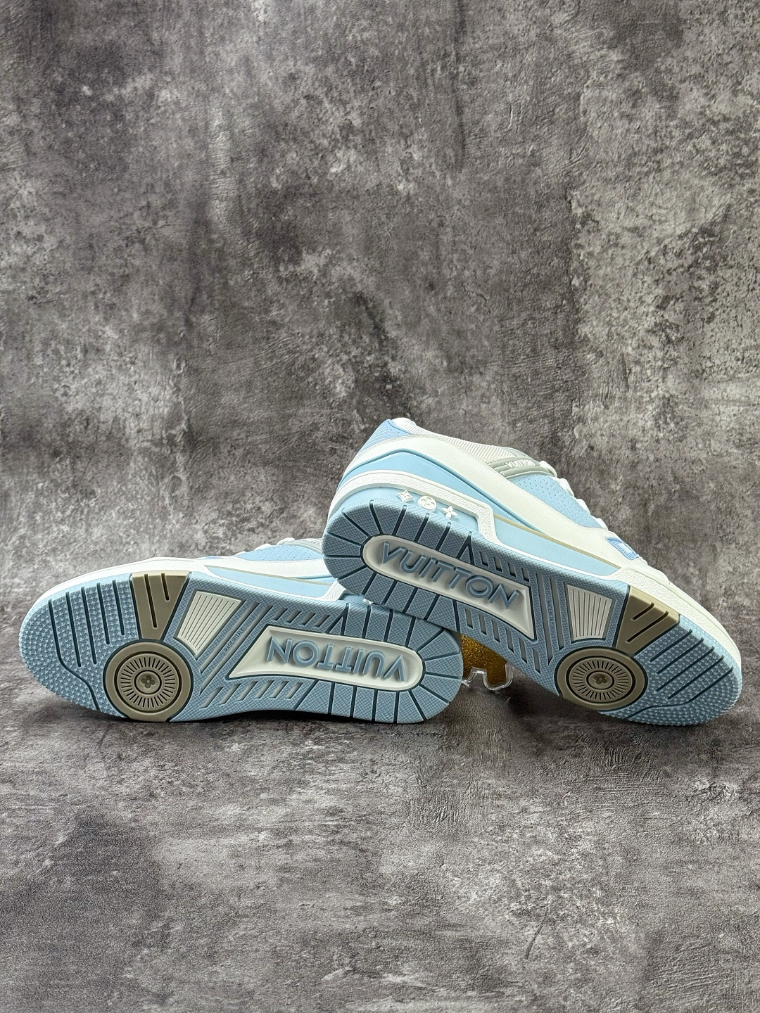 钥匙扣丢失扣10 ）广奢高端货 LOUIS VUITTON 路易威登 LV Trainer 牛皮革