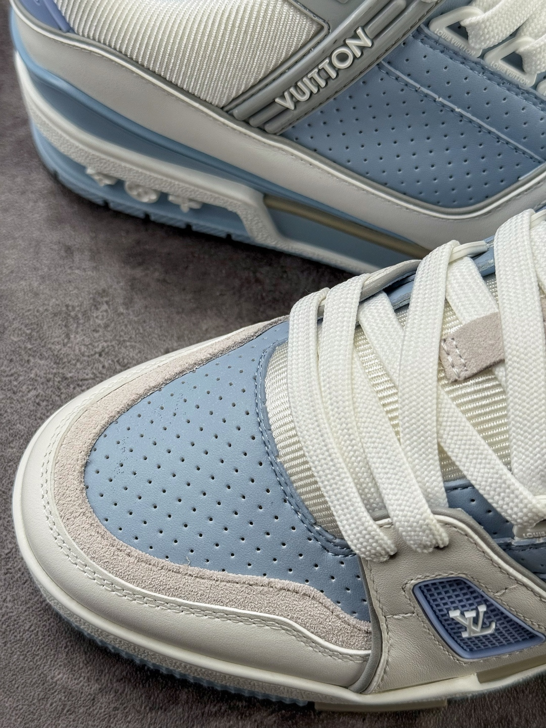 钥匙扣丢失扣10 ）广奢高端货 LOUIS VUITTON 路易威登 LV Trainer 牛皮革