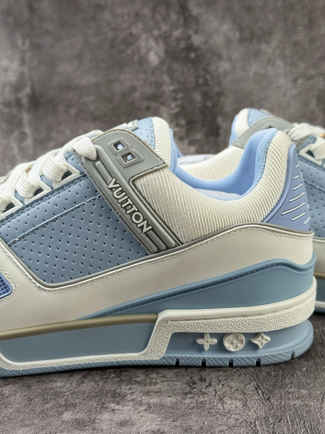 钥匙扣丢失扣10 ）广奢高端货 LOUIS VUITTON 路易威登 LV Trainer 牛皮革