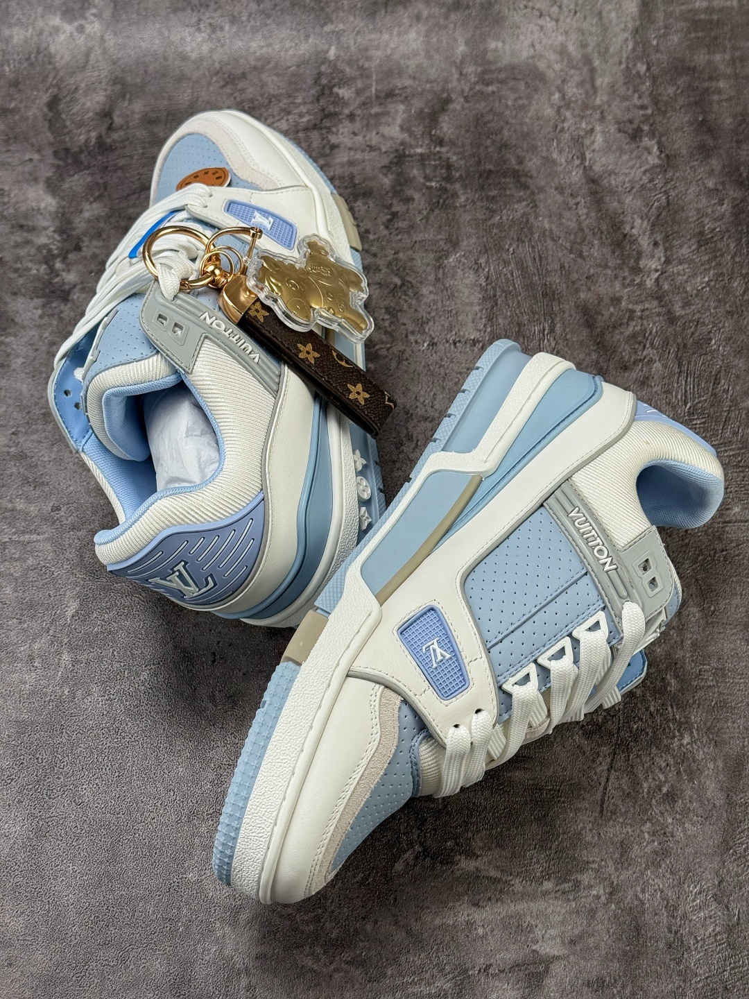 钥匙扣丢失扣10 ）广奢高端货 LOUIS VUITTON 路易威登 LV Trainer 牛皮革