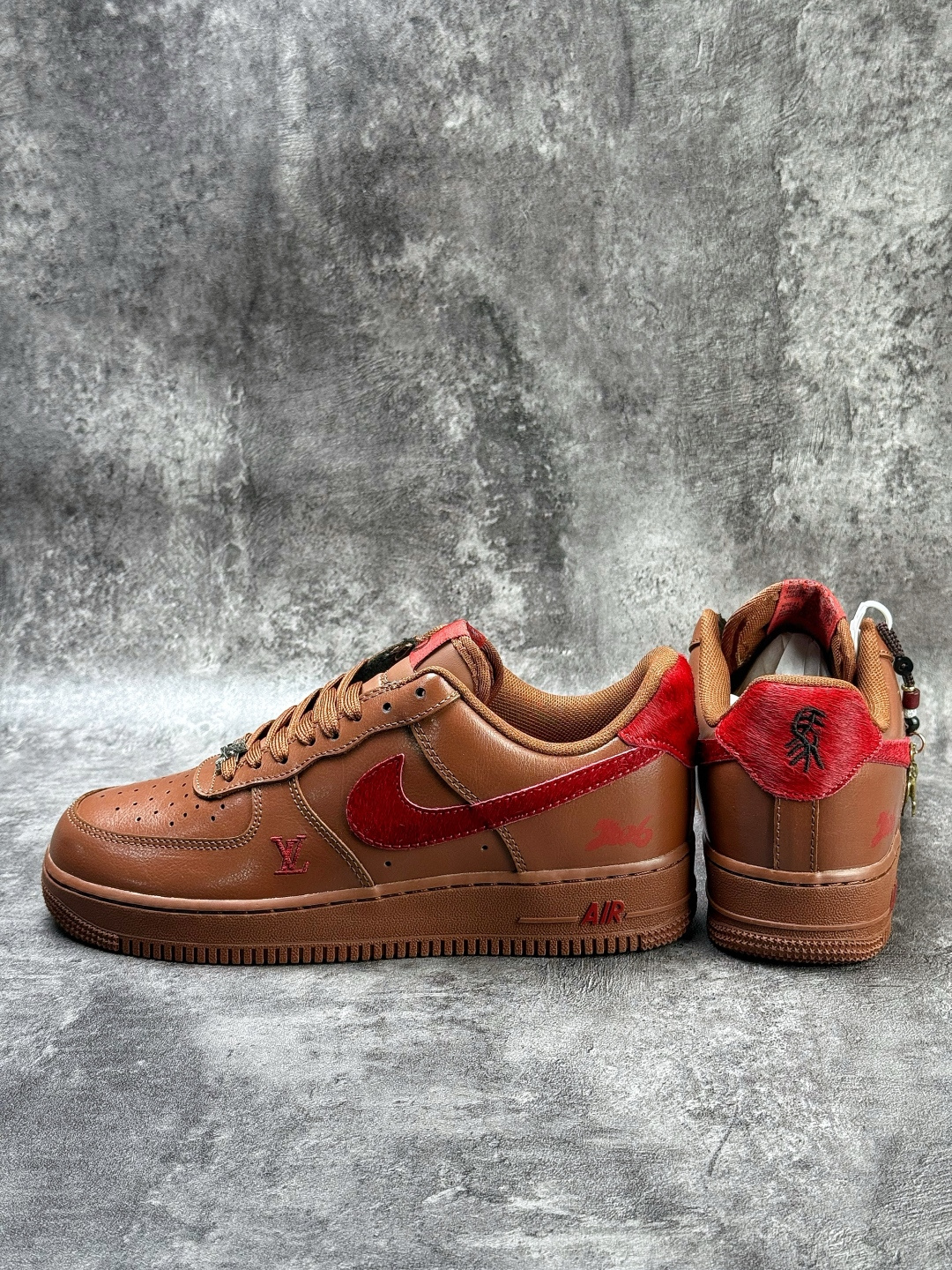 Nike Air Force 1 Low 07 x Louis Vuitton 棕红 XY9025-002-莆田鞋,莆田鞋货源,高仿鞋,高仿鞋货源,安福档口,莆田高仿鞋,莆田鞋批发,高仿鞋批发,莆田高仿运动鞋,高仿运动鞋,莆田运动鞋 Nike Air Force 1 Low 07 x Louis Vuitton 棕红 XY9025-002