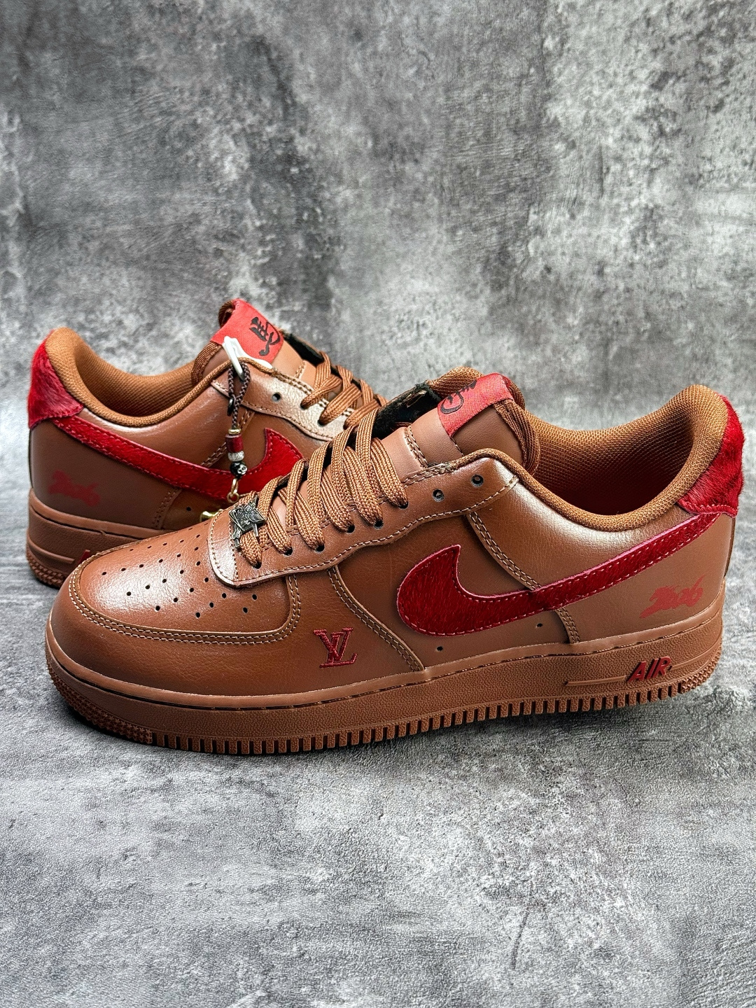 Nike Air Force 1 Low 07 x Louis Vuitton 棕红 XY9025-002 Nike Air Force 1 Low 07 x Louis Vuitton 棕红 XY9025-002