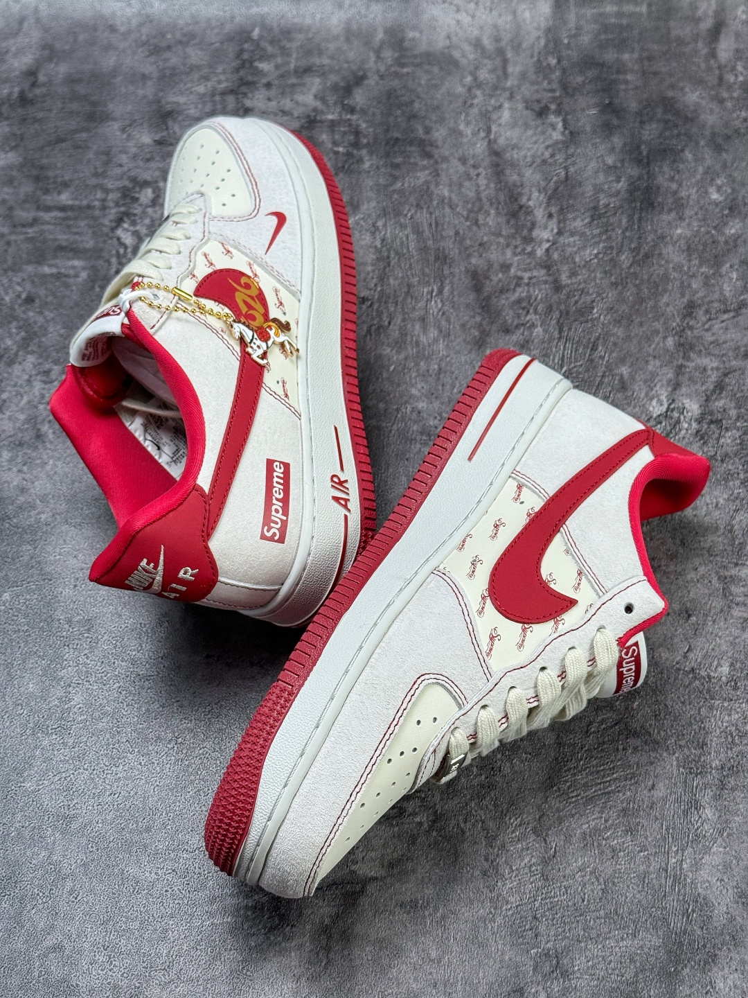 Nike Air Force 1 Low 07 马年限定 x Superme 灰白红小勾 JP2026-133